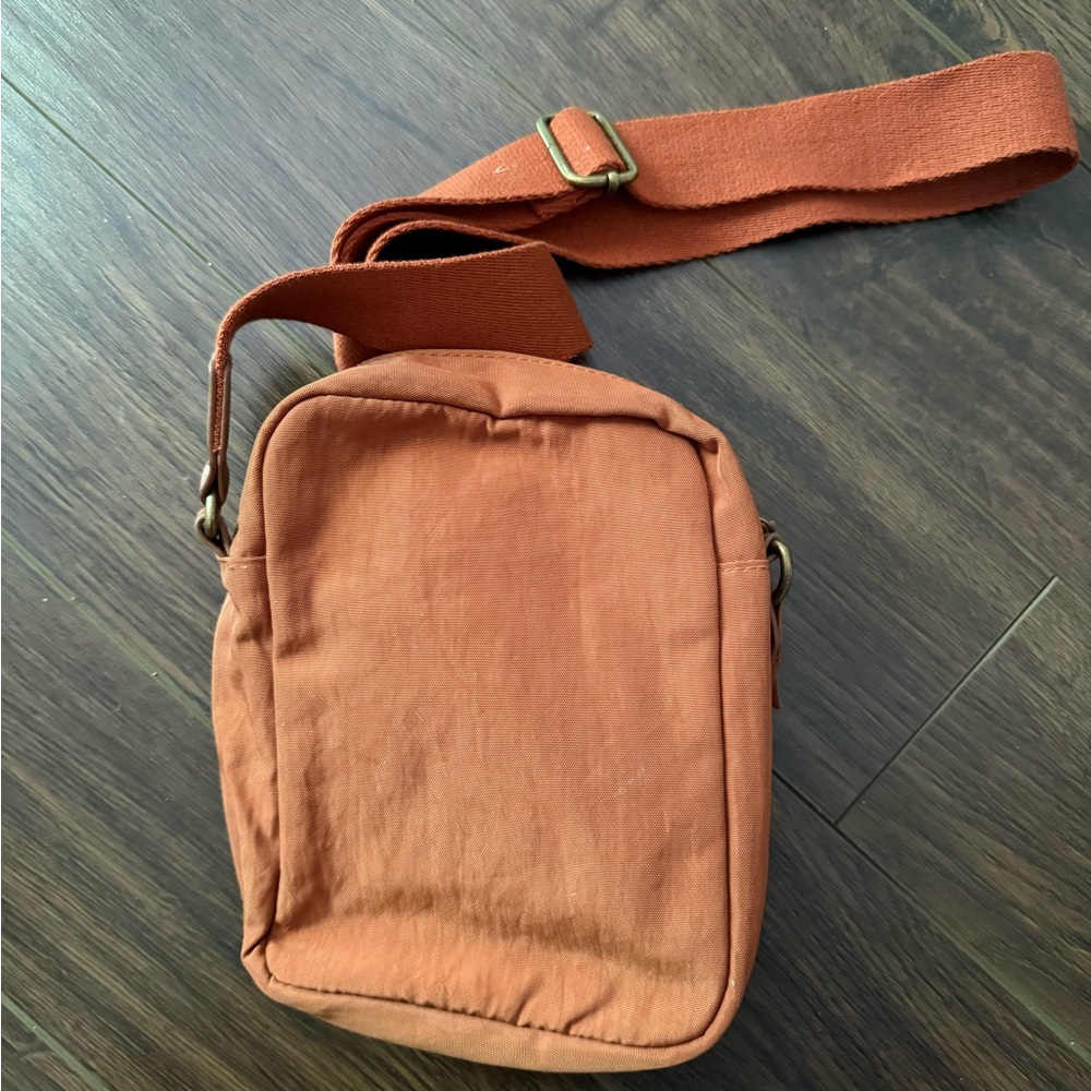 UNIVERSAL THREAD (by Target) crossbody bag, NWOT. Burnt orange. - Picture 5 of 6